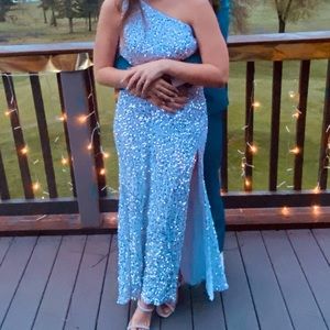 PROM DRESS - was a size 8, got it altered to a size 6. White sequins